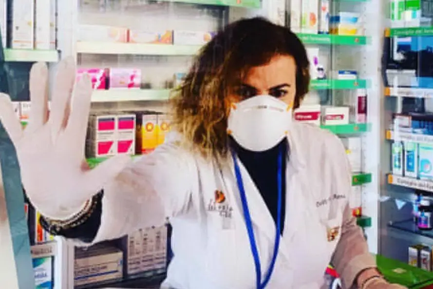 Anna Broccia nella sua farmacia a Mogoro (L'Unione Sarda - Pintori)