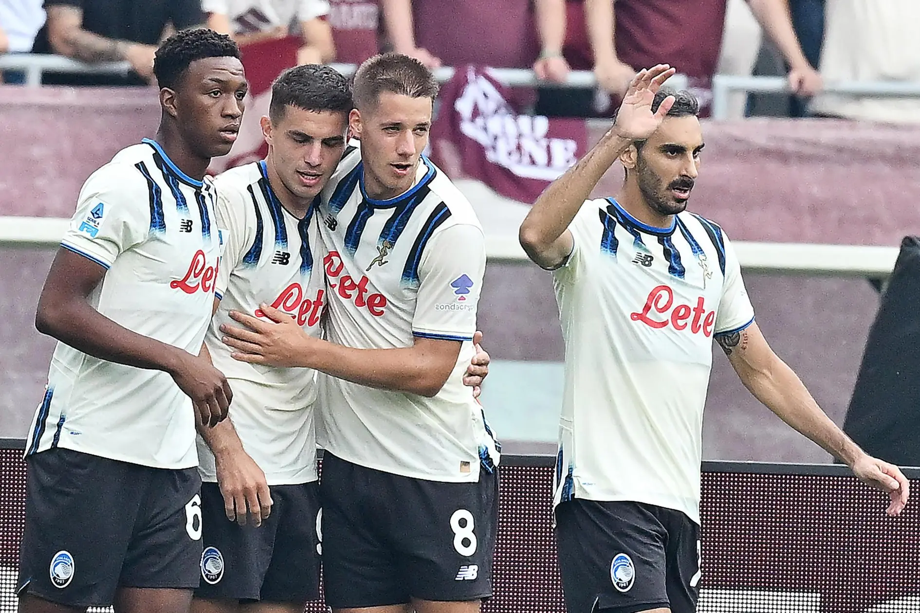 Atalanta's Nikola krstovic jubilates after scoring the gol (0-3) during the talian Serie A soccer match Torino's FC vs Atalanta's at the Olimpico Grande Torino Stadium in Turin, Italy, 21 september 2025 ANSA/ALESSANDRO DI MARCO