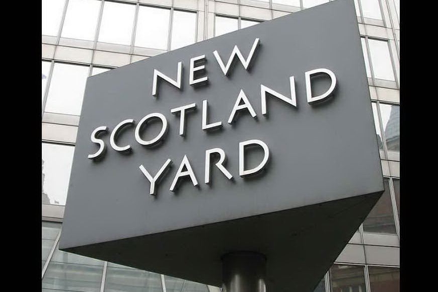 La sede di Scotland Yard (Wikipedia)