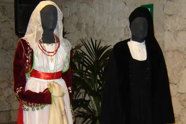 Abiti tradizionali di Tissi (foto concessa)