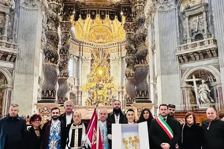 Lo stendardo della Madonna del Buon Cammino in Vaticano (foto concessa)