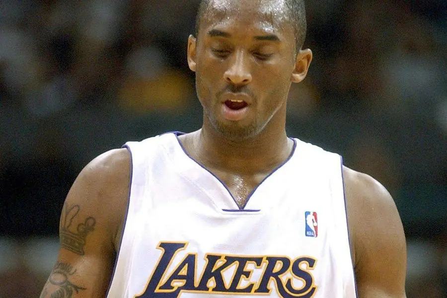 Gioca nei Lakers dal 1996 al 2016 (Ansa)