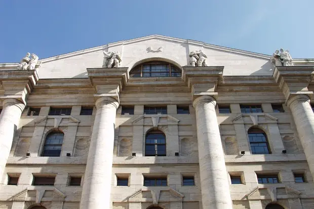Piazza Affari (foto Ansa)