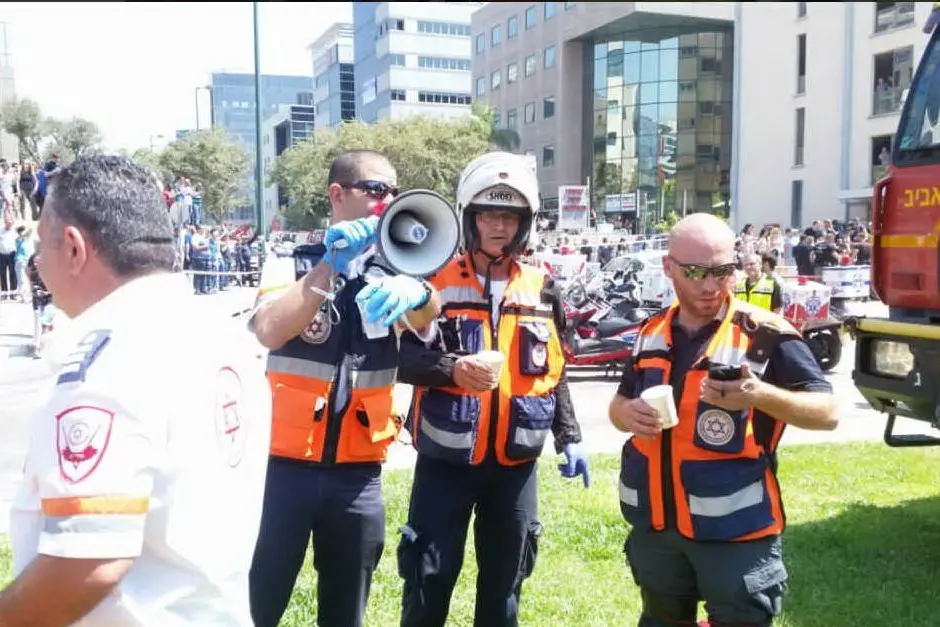 Israele, crolla un edificio a Tel Aviv (Foto Twitter @Mdais)