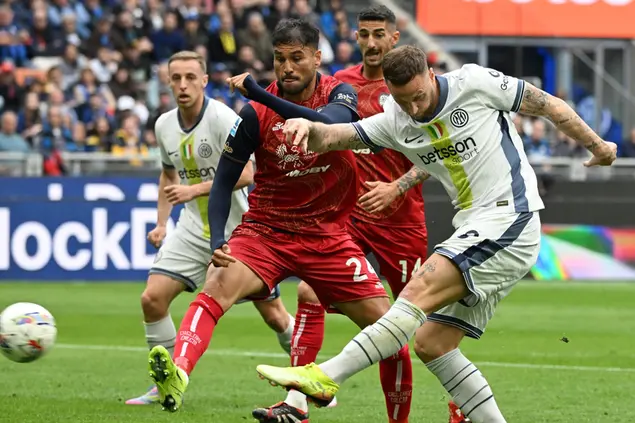 Il gol di Marko Arnautovic che ha aperto Inter-Cagliari (foto Ansa)