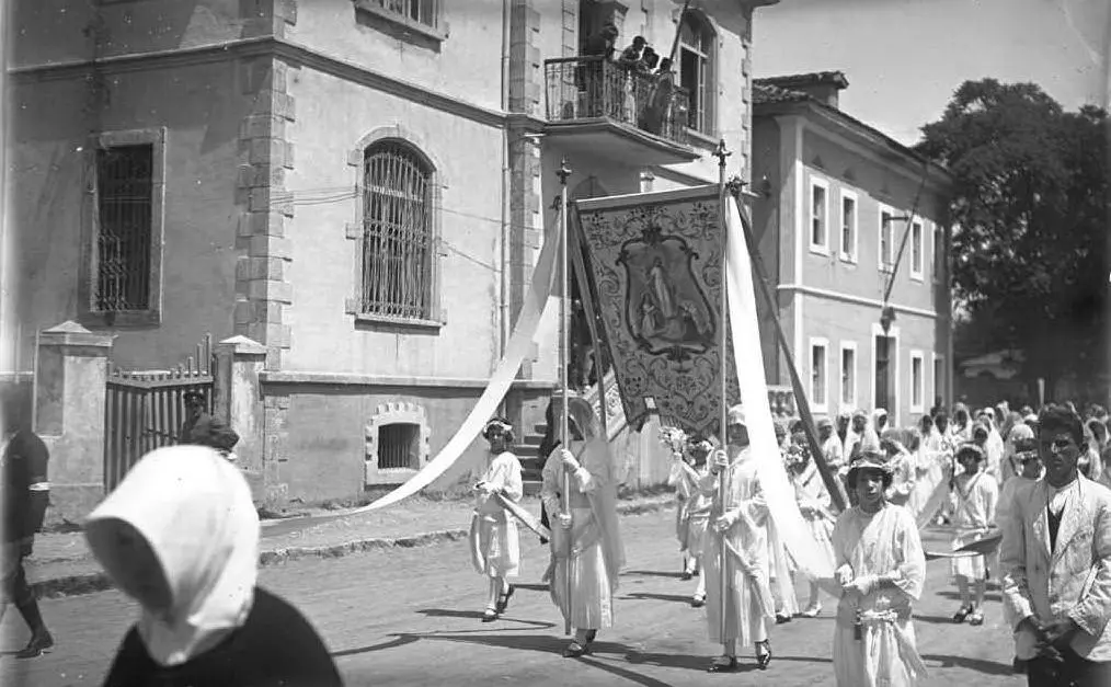 Processione del Corpo di Cristo,  1929 (Archivio Marubi/Courtesy Triennale di Milano)