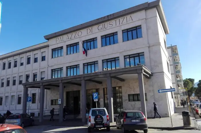 Sulmona (L'Aquila) - tribunale