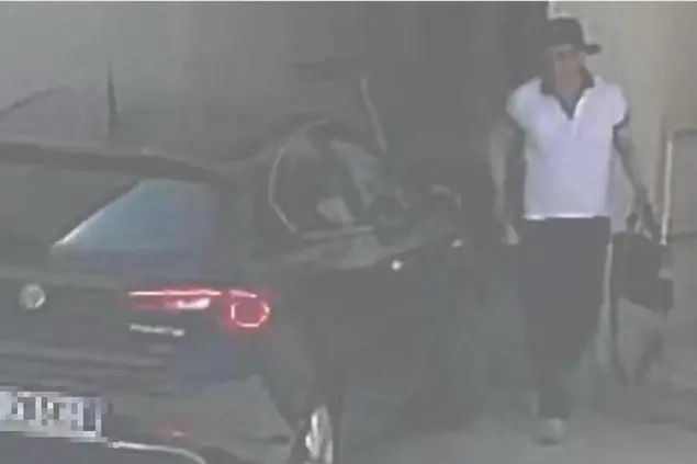 Una foto di Messina Denaro durante la latitanza