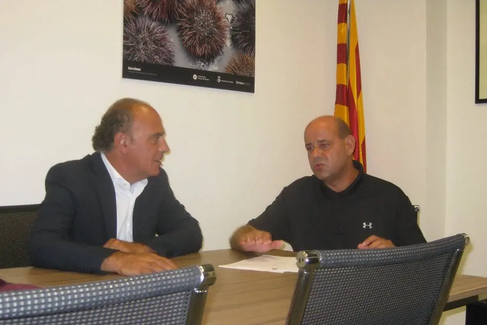 Il sindaco Mario Bruno e il direttore della sede della Generalitat, Joan Adell