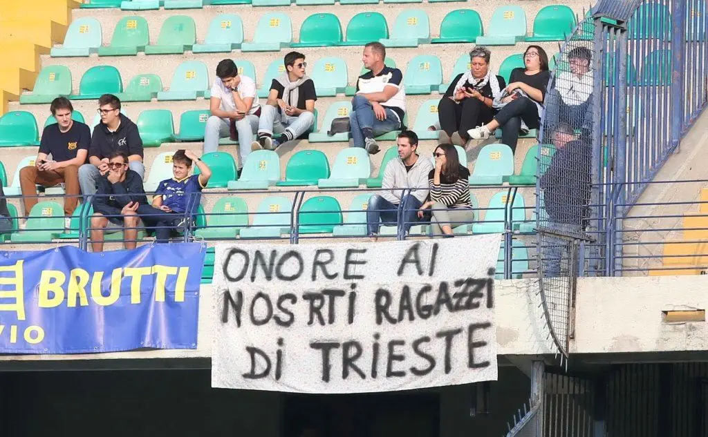 Uno striscione esposto durante Verona-Sampdoria