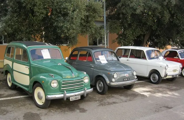Auto in mostra durante il convegno organizzato a Sassari (foto concessa da Angelo Melis)