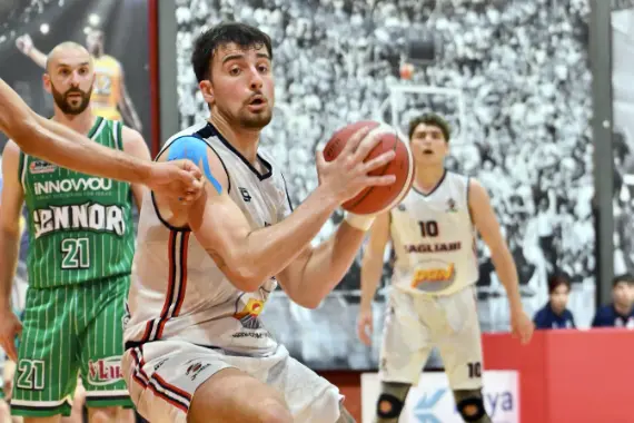 Mauro Serra, ala dell'Olimpia Cagliari (foto Chiaramida)