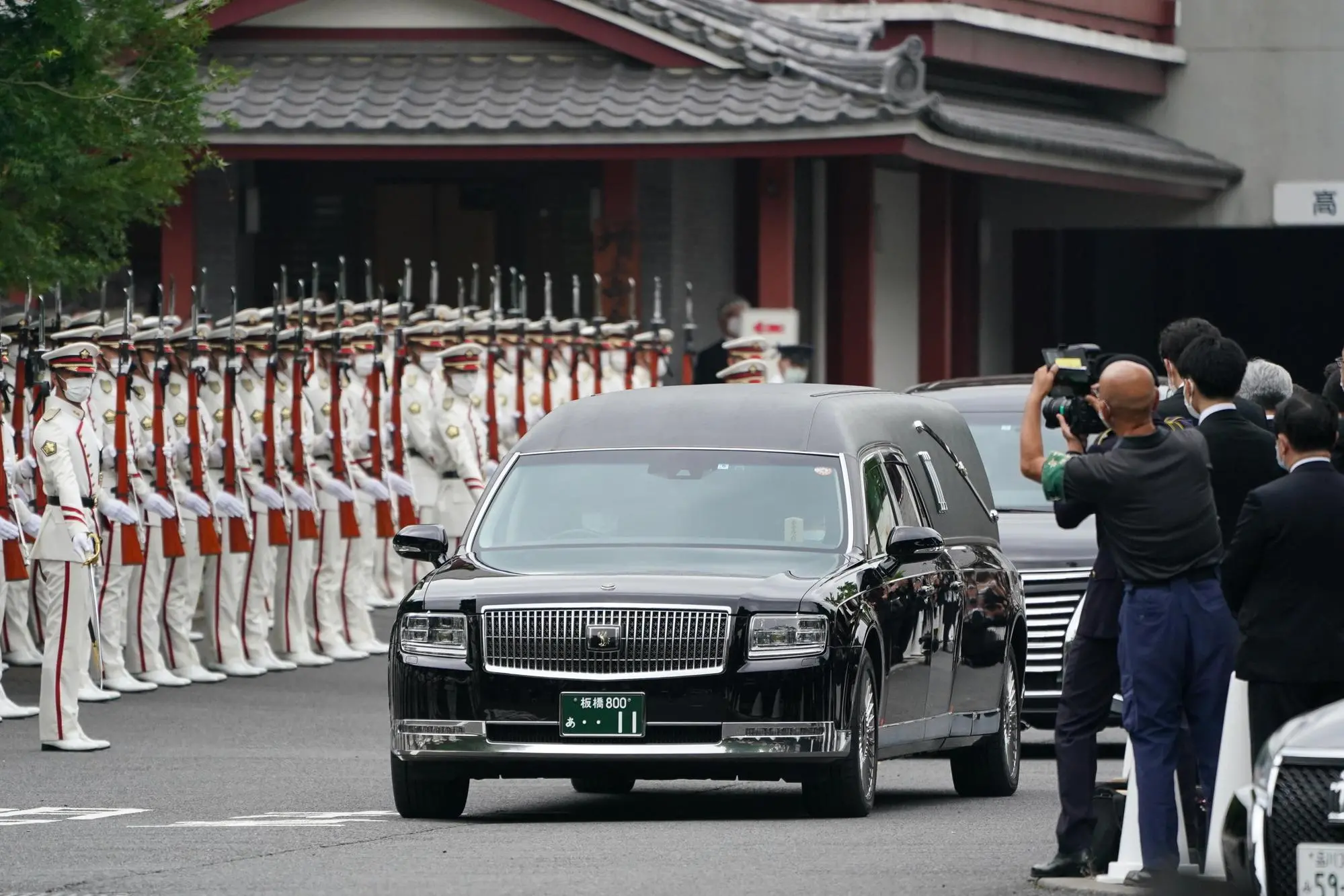 A Tokyo i funerali dell'ex premier Abe (foto Ansa/Epa)
