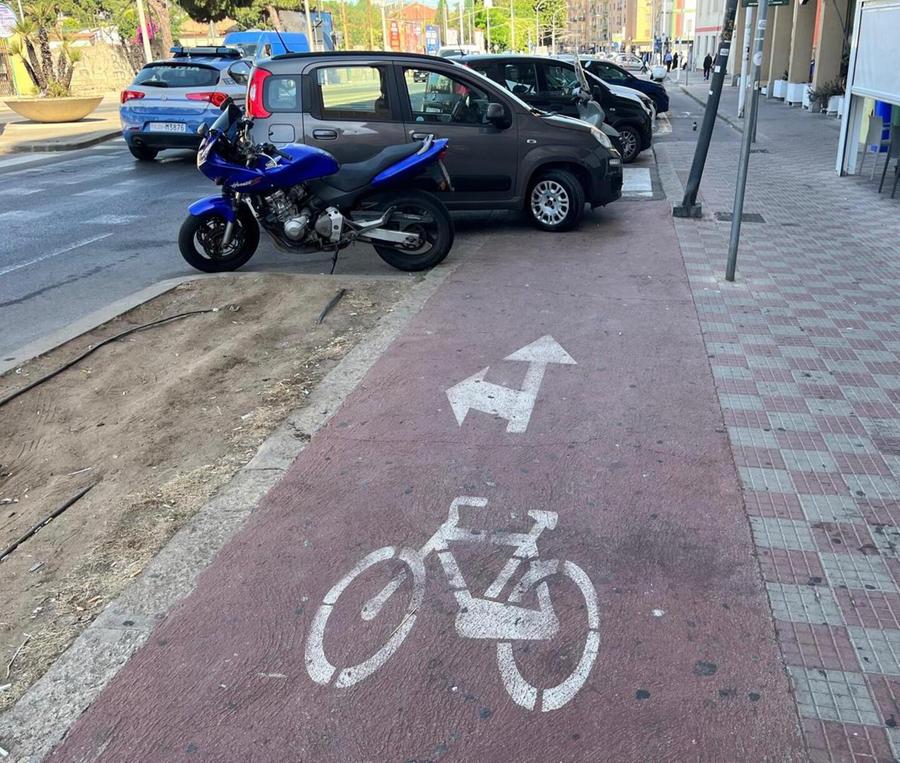 Piste ciclabili, un pasticcio A Cagliari monta la protesta
