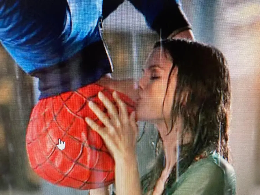 Il bacio al contrario in Spiderman