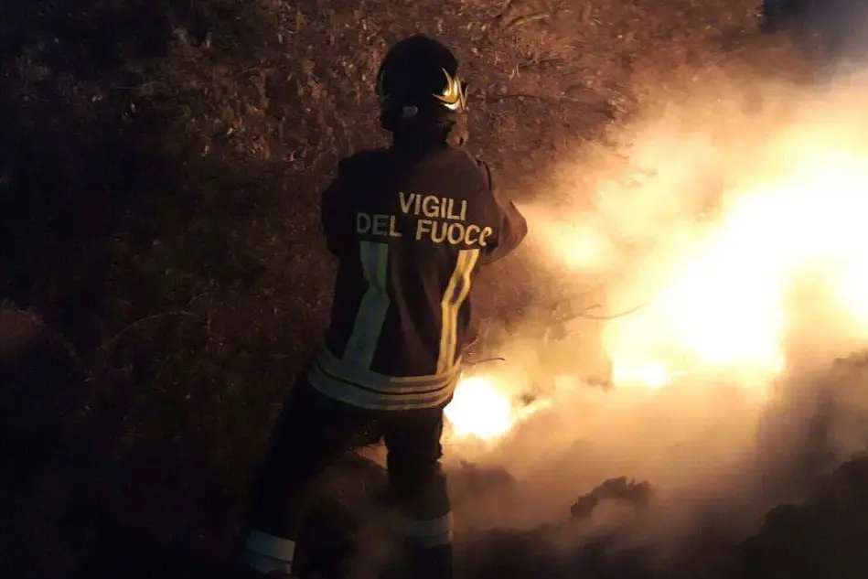 Vigili del fuoco (foto L'Unione Sarda - Scano)