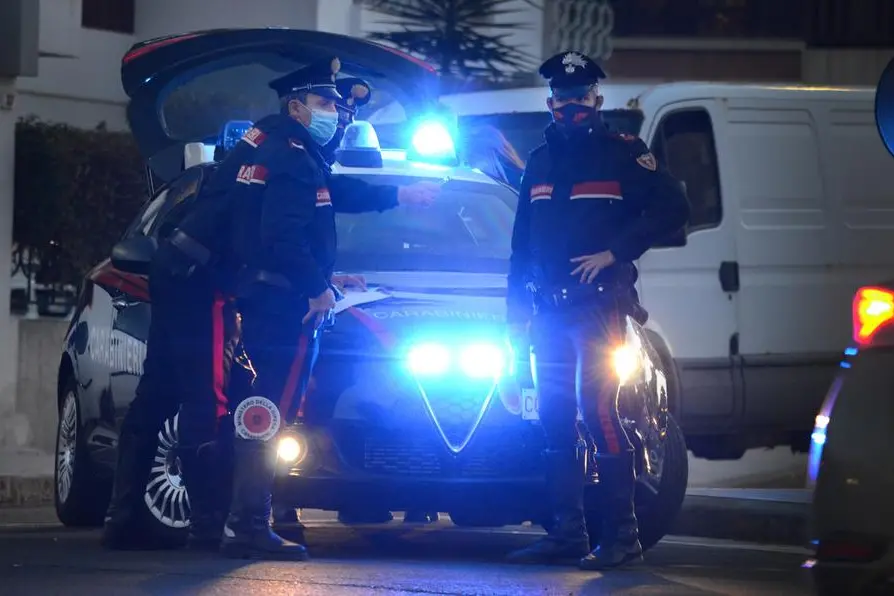 (foto carabinieri)