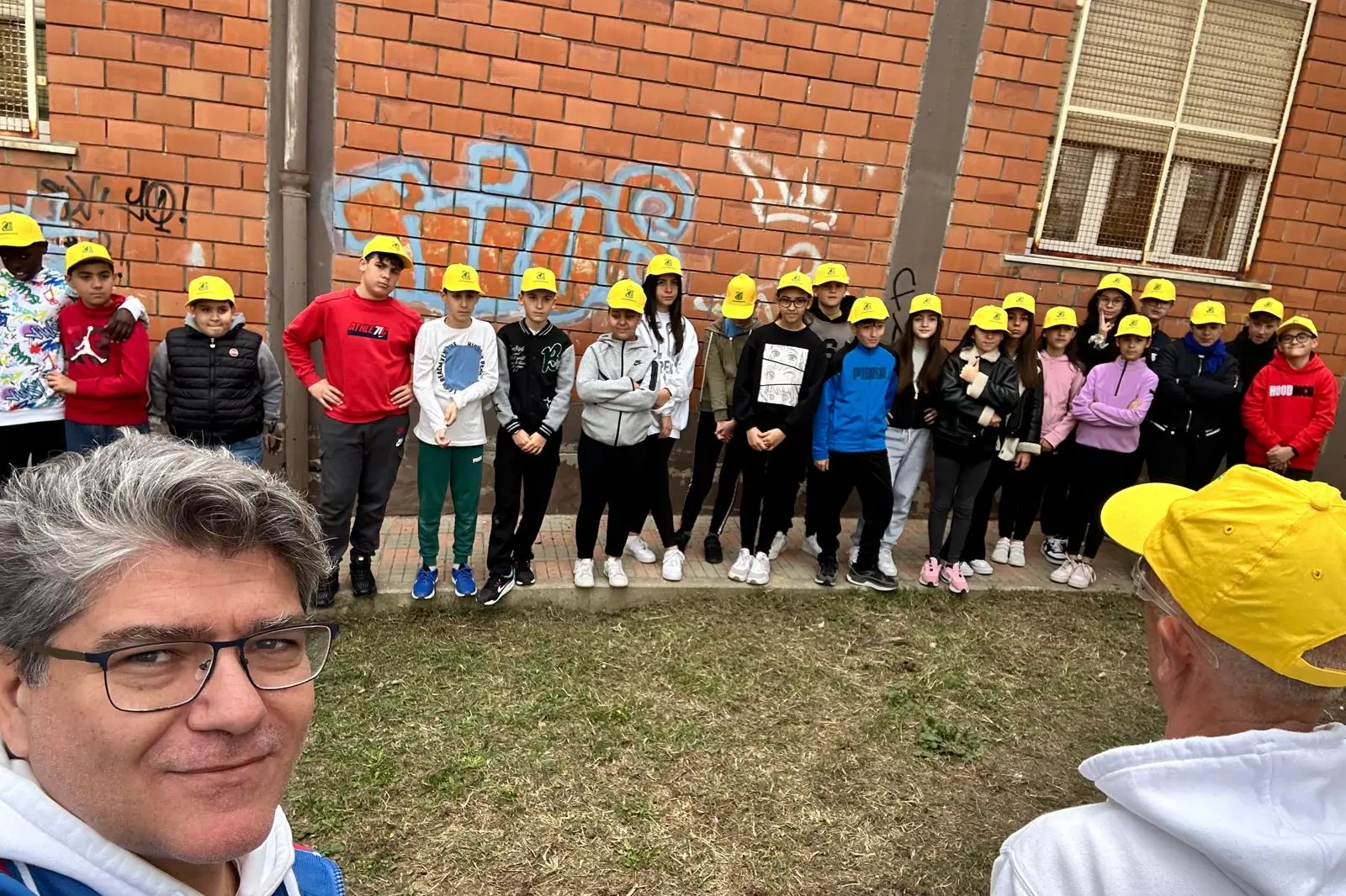 gli studenti della Sc uola Media di via Pavese (foto concessa e autorizzata)