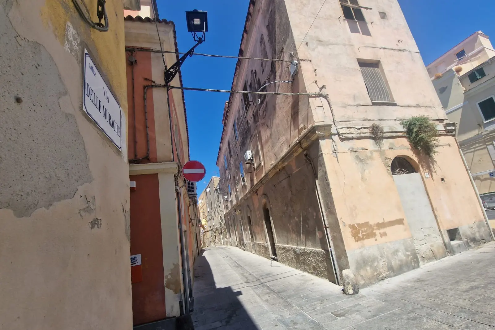 Sassari, via delle Muraglie (Floris)
