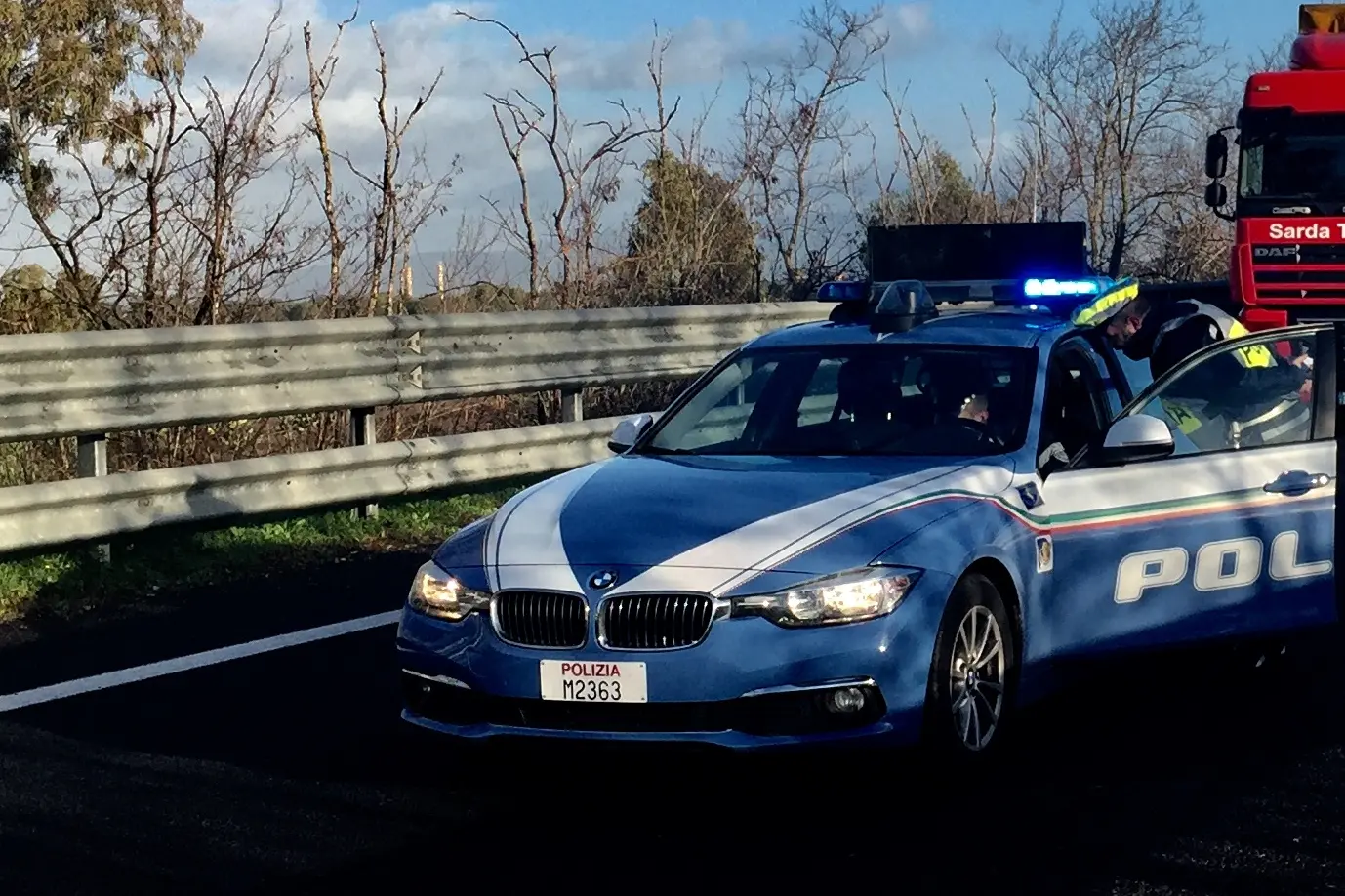 Polizia stradale sulla 131