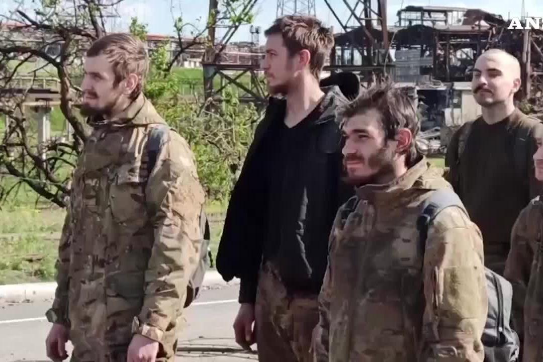 Ucraina, l'ultimo gruppo di soldati lascia il territorio dell'Azovstal