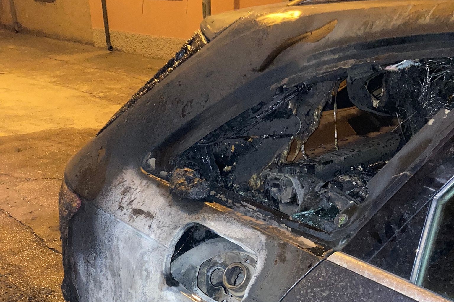 Luras, a fuoco l’auto del sindaco: è stato un attentato