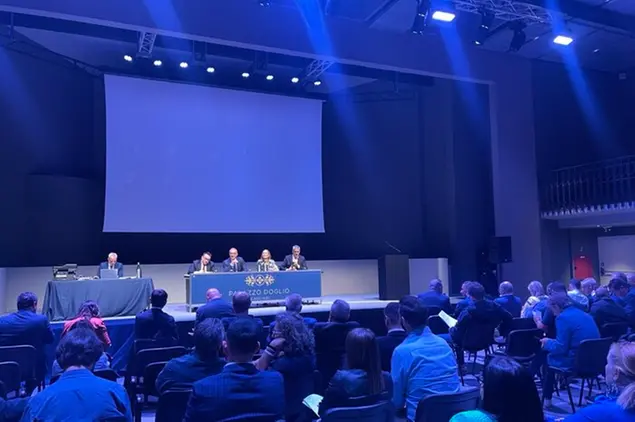 Un momento dell'assemblea dei soci di Abbanoa