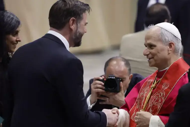 Papa Leone XIV e Vance, vice presidente degli Usa