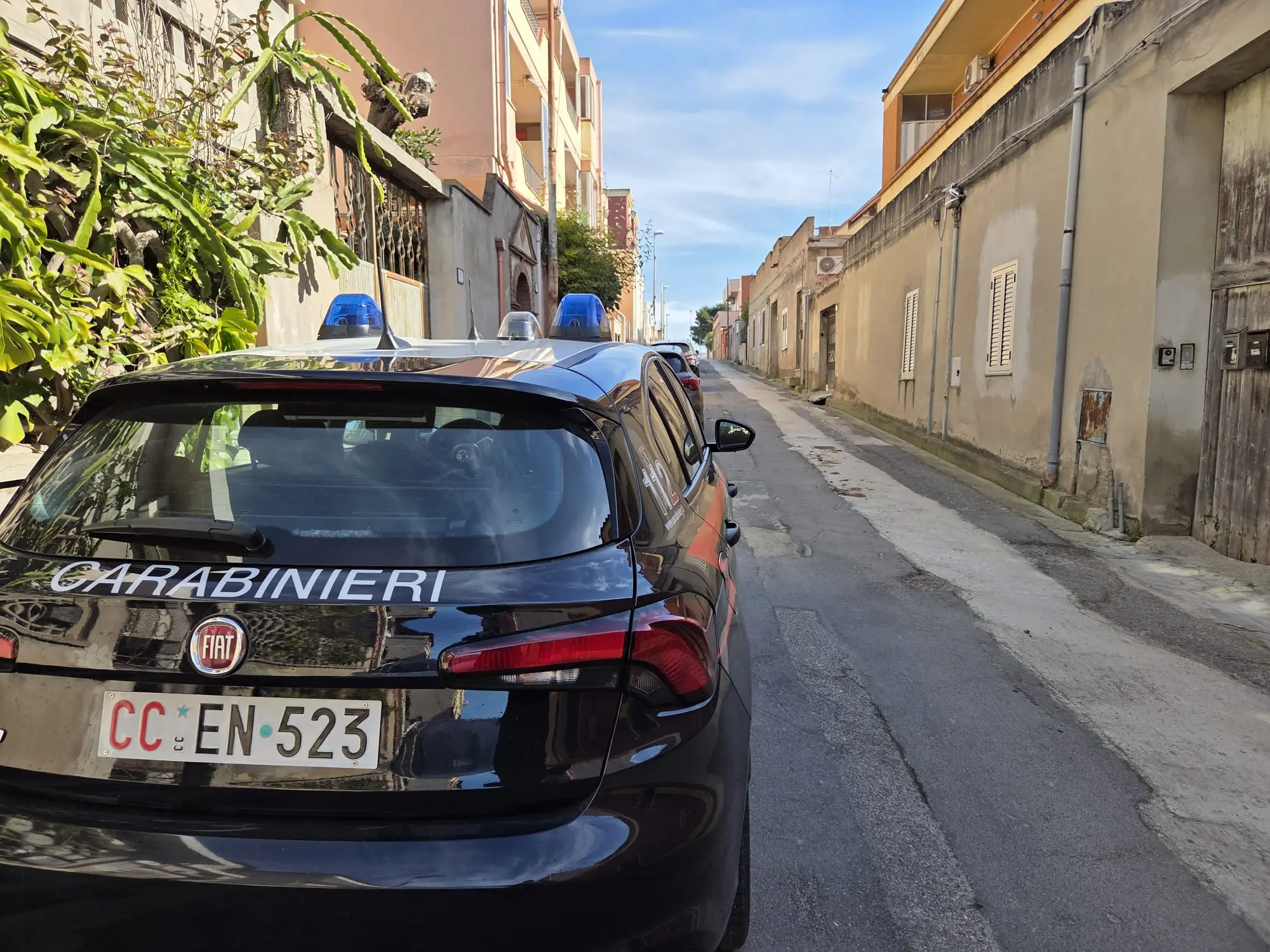 I carabinieri in via Genova