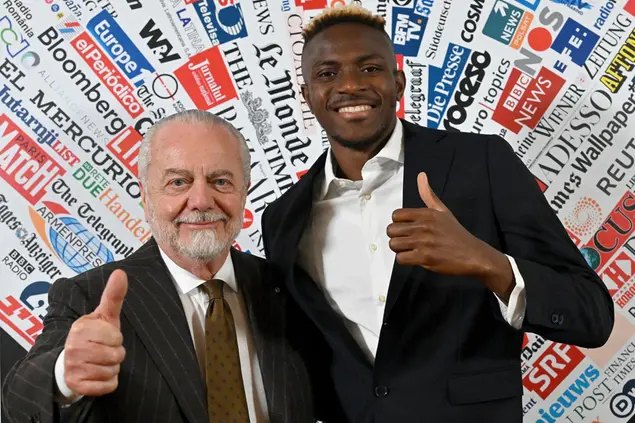 Aurelio De Laurentiis e Victor Osimhen (foto Ansa)