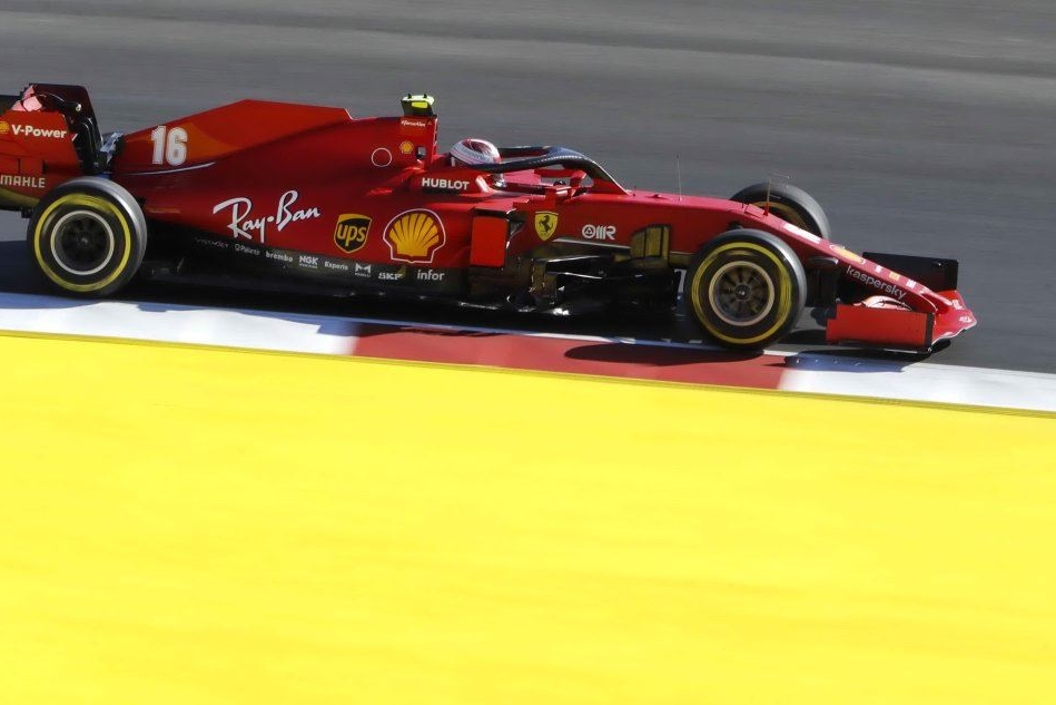 Formula 1, ancora pole di Hamilton: ottimo quarto Leclerc, 15esimo Vettel