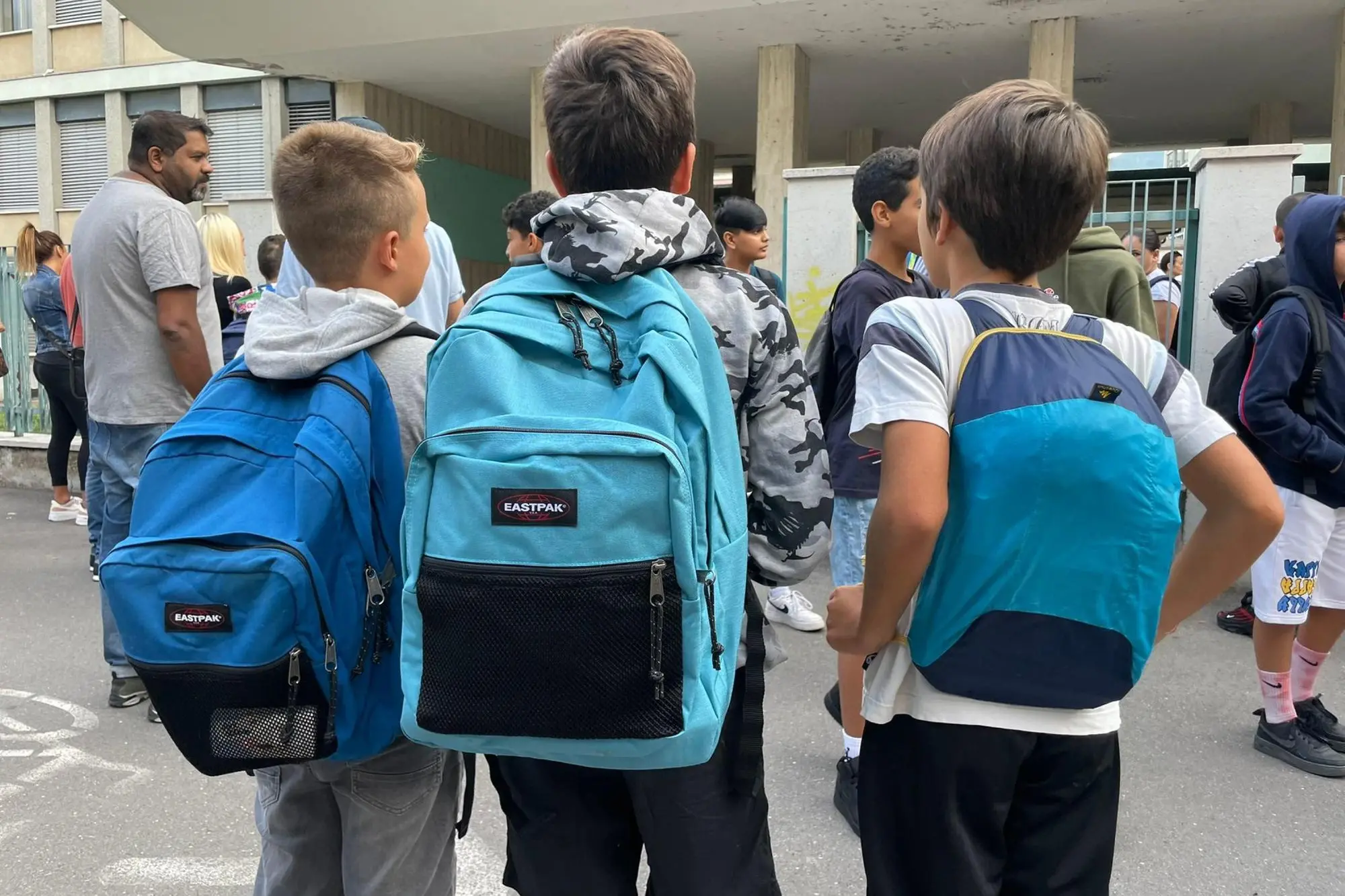 Alunni al primo giorno di scuola (Foto simbolo)