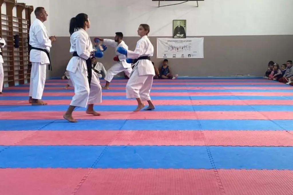 Gli atleti della scuola di Karate Yama Arashi di Borore (foto Nachira)