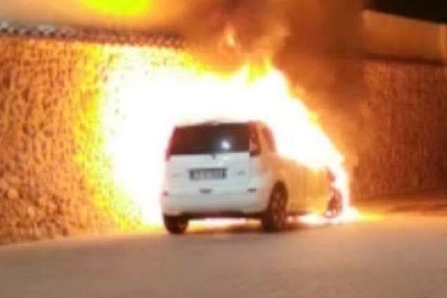 Serramanna, incendiata l'auto del parroco