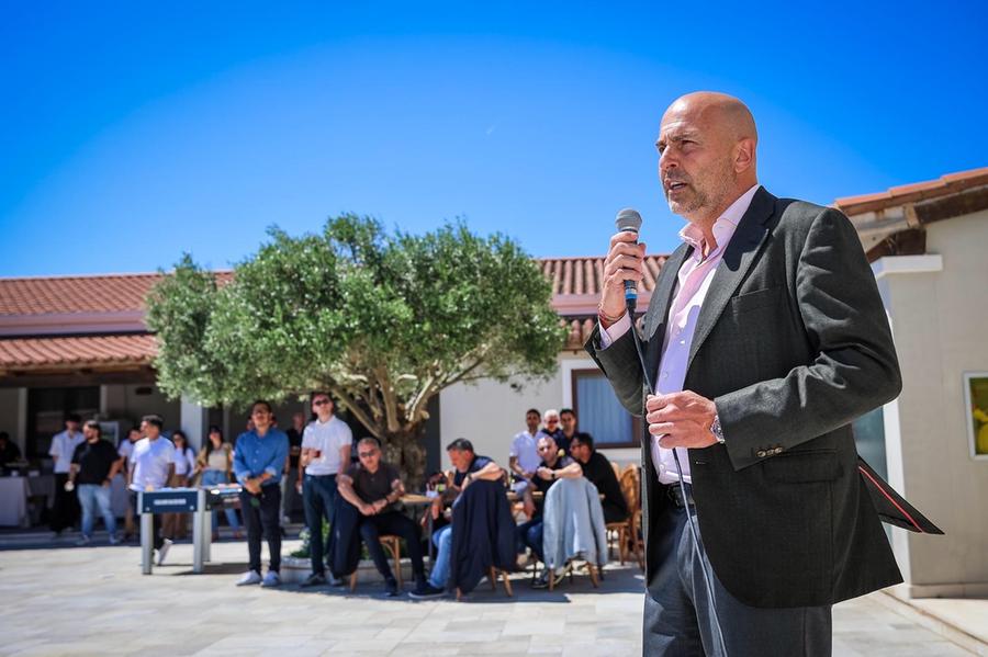 Cagliari, un pranzo con squadra e dipendenti per festeggiare la salvezza