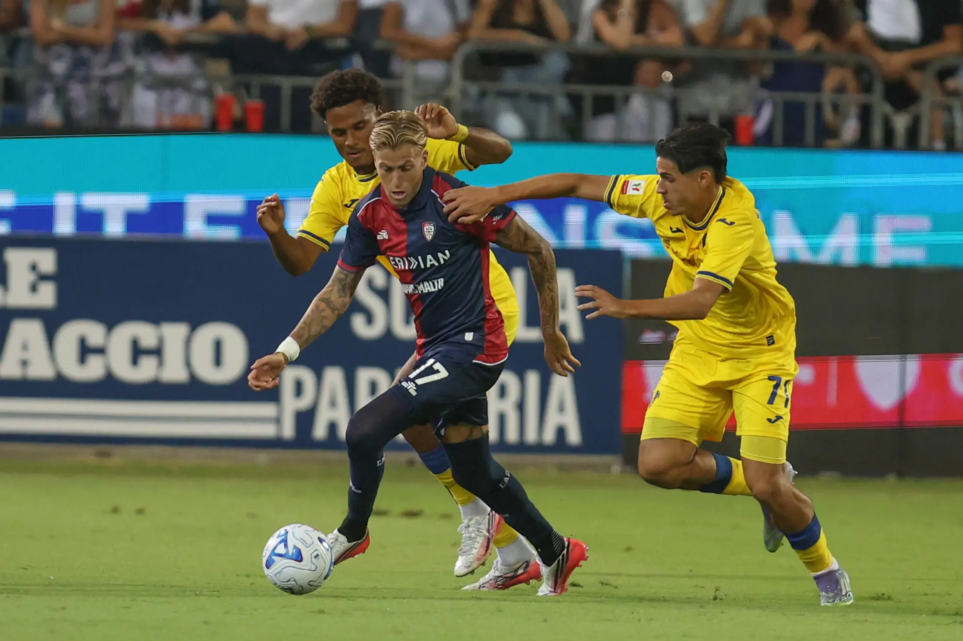 Mattia Felici in Cagliari-Verona (foto Fabio Murru)