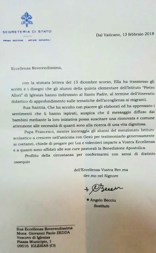 La lettera di Monsignor Becciu da parte del Pontefice (Foto L'Unione Sarda)