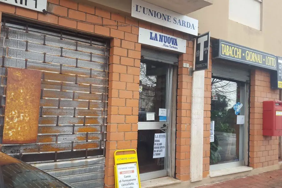 La tabaccheria svaligiata dai ladri