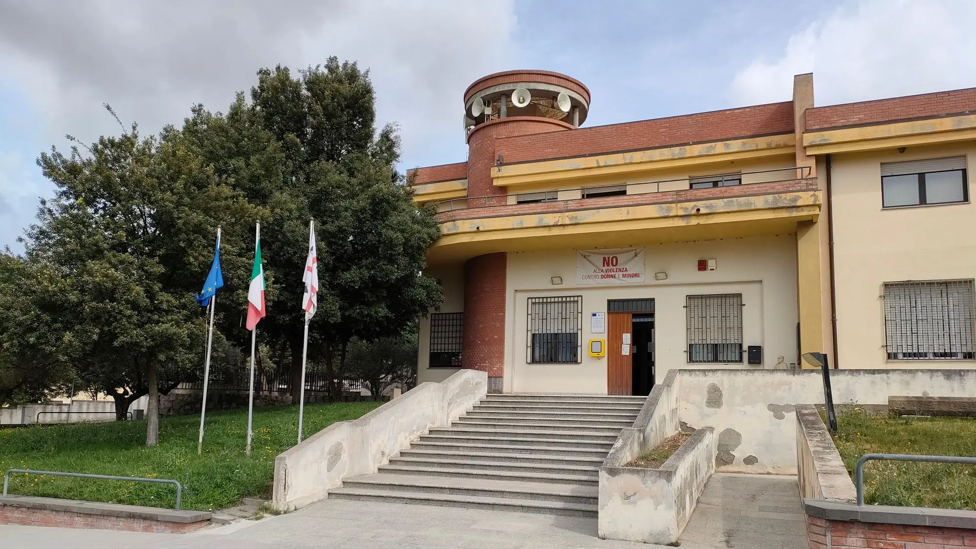 https://immagini.unionesarda.it/version/c:MGIyZGVlZmItYmJjYi00:NmU5MTJkZTMtNzQ0Yy00/image.webp?f=16:9