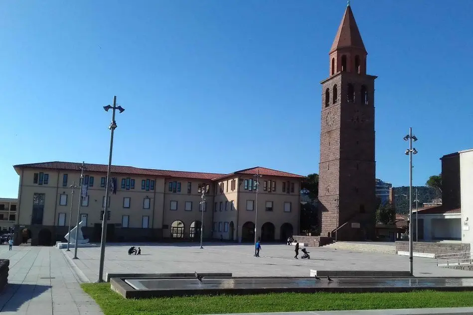 Il municipio di Carbonia (foto Scano)