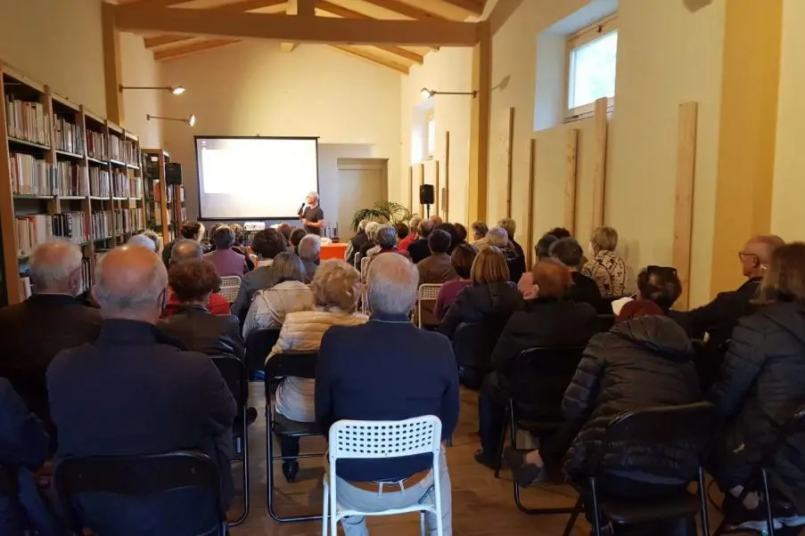 Poggio dei Pini, sala conferenze (Foto Murgana)