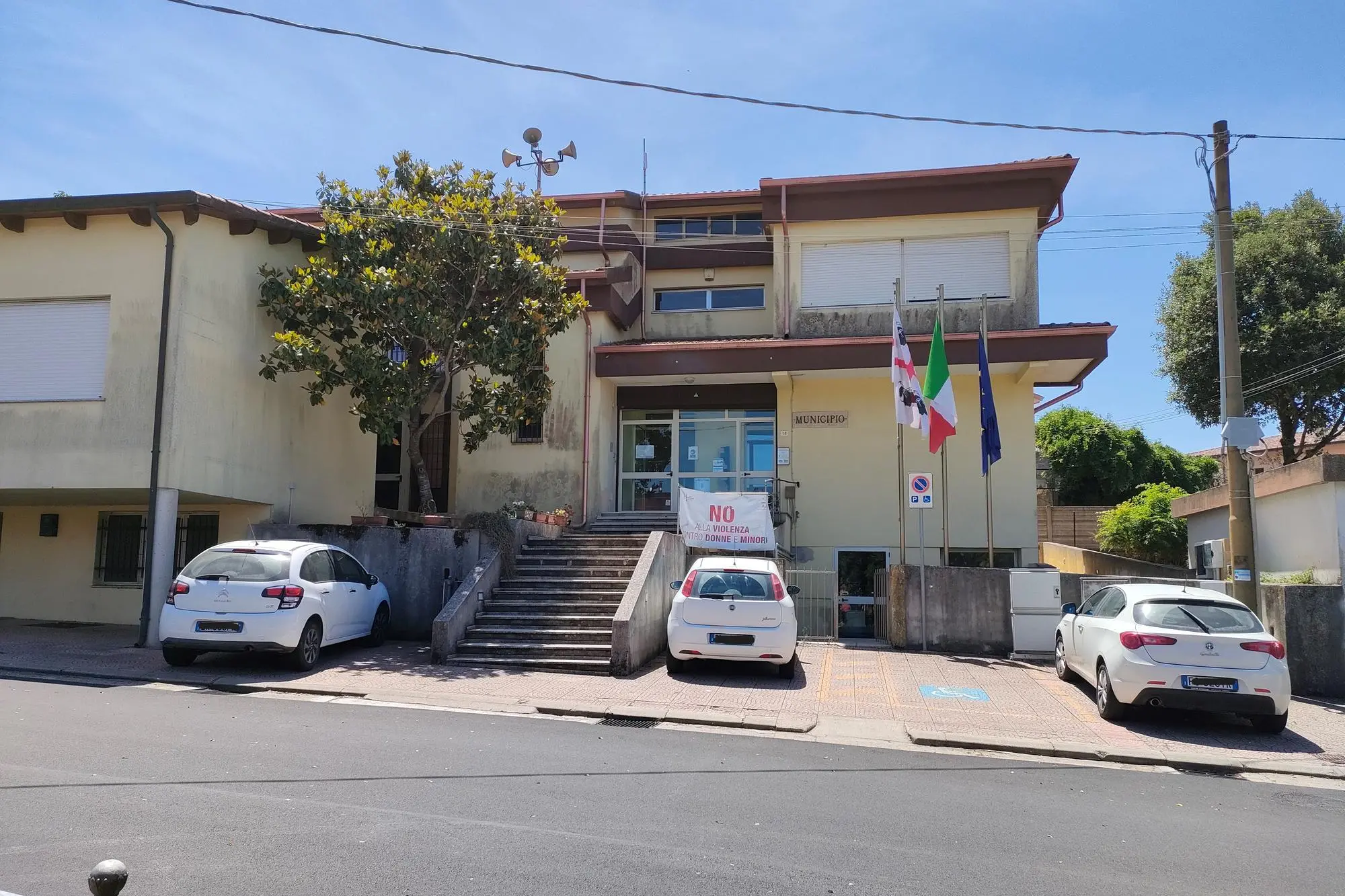 Il Municipio di Mogorella (foto L'Unione Sarda - Pala)
