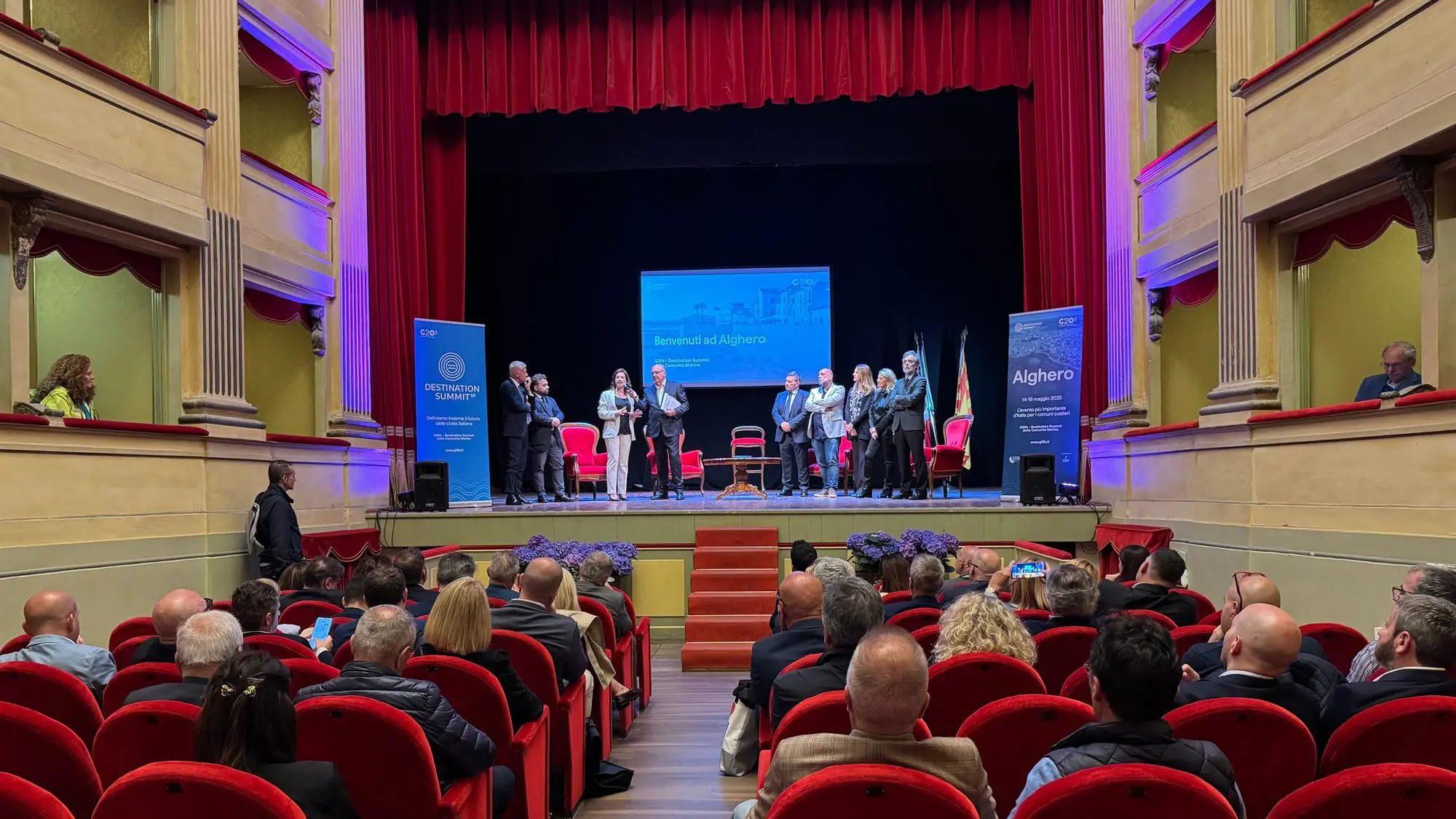https://immagini.unionesarda.it/version/c:MGJlOTNjYzEtYTViZC00:ZGZiMDNjYzItZjlmOC00/image.webp?f=16:9