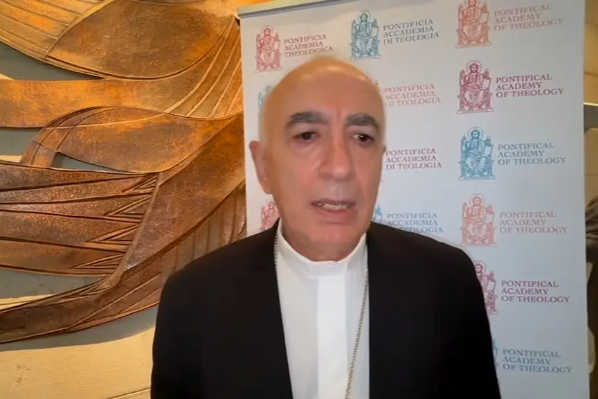 Mons. Staglianò: discernere l'impatto delle tecnologie sull'ambiente