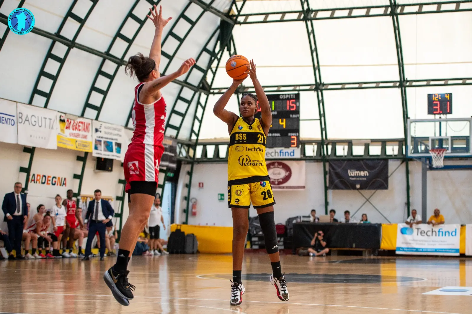 Eloise Pavrette al tiro in occasione della sfida interna contro Derthona (foto Cicotto - Basket San Salvatore)