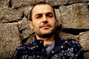 Sergio Atzeni, scrittore, giornalista e traduttore. Nato nel 1952 a Capoterra, è morto a Carloforte nel 1995