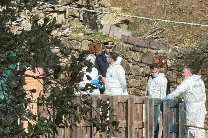 Il sopralluogo dei Carabinieri del RIS nella casa di Perinaldo (Imperia) dove gli inquirenti ritengono che sia morta la piccola di due anni per il cui decesso è in carcere la madre, 16 febbraio 2026. ANSA