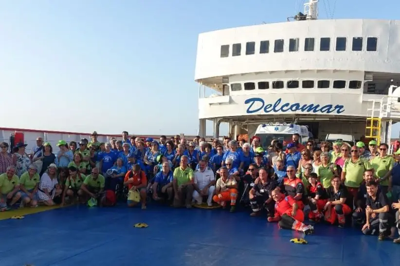 I partecipanti in partenza all'Asinara (foto concessa)