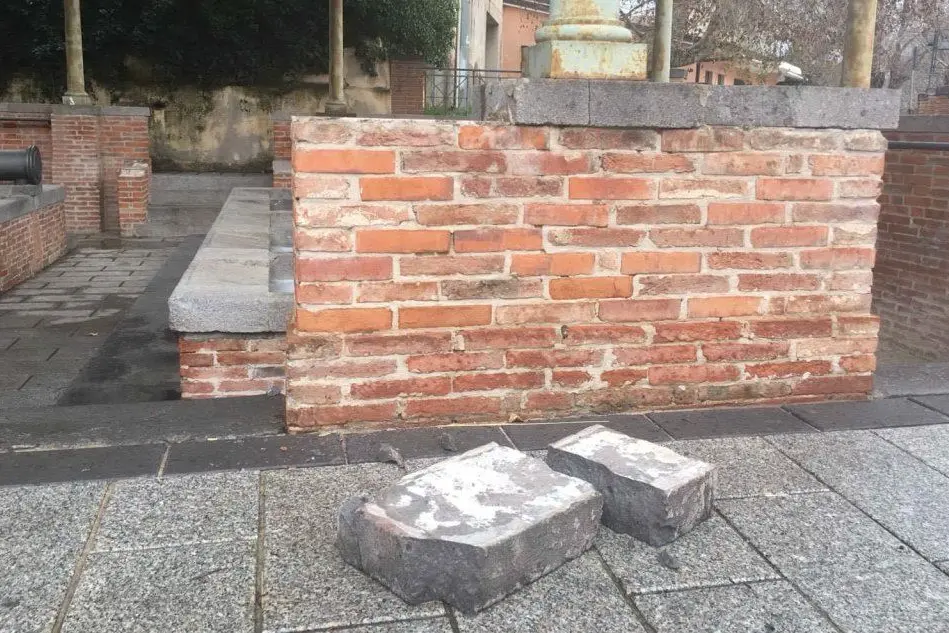 Atti vandalici a Villacidro: nel mirino lo storico lavatoio in stile liberty