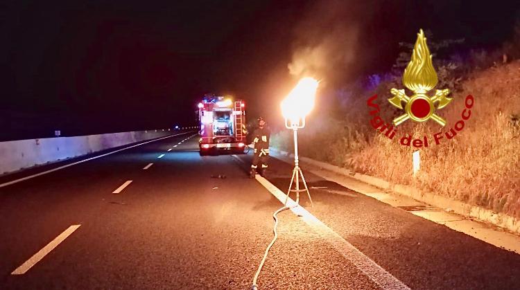 Scontro sulla Sassari-Olbia, rischio fuga di gas: vigili del fuoco al lavoro per tre ore